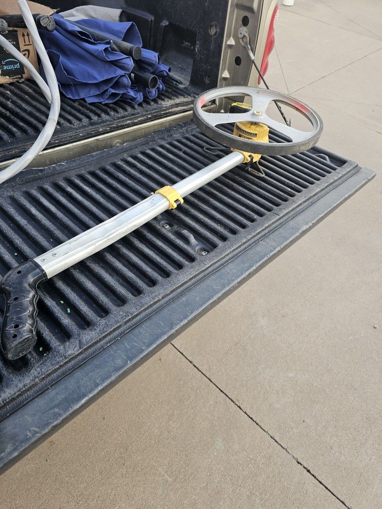 Rolling Tape Measure 