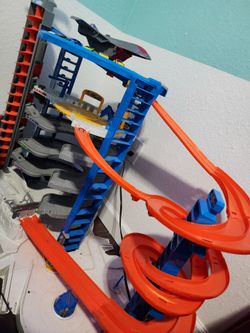 Hot Wheels Super Ultimate Garage Playset