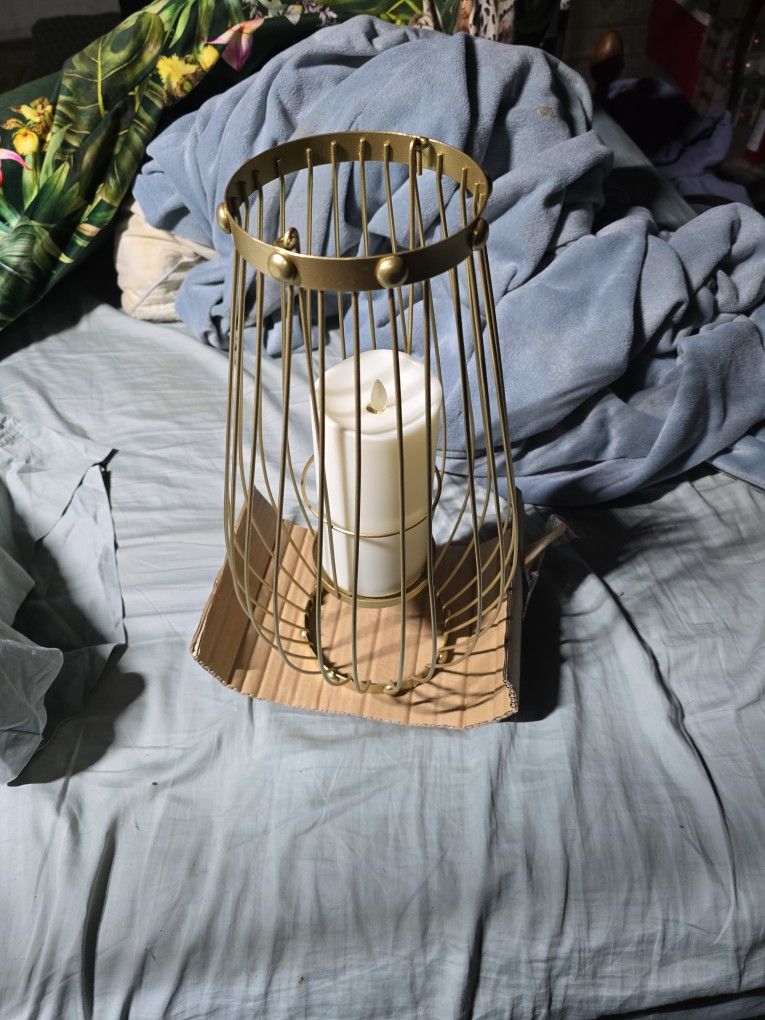 Gold Hanging Candle Frame