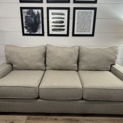 Like New Jerome’s Dream Seating Sofa / Couch