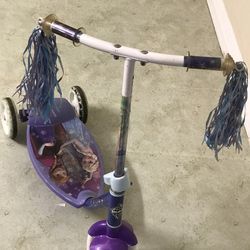 Elsa Anna Scooter In good condition