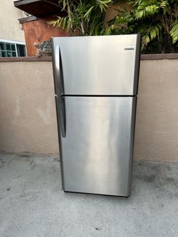 Frigidaire Fridge Silver 18cu ft 30x30x66🛑👍3 MONTHS WARRANTY
