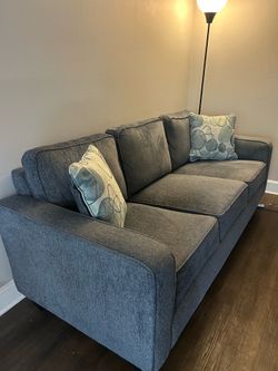 Sofa like new.