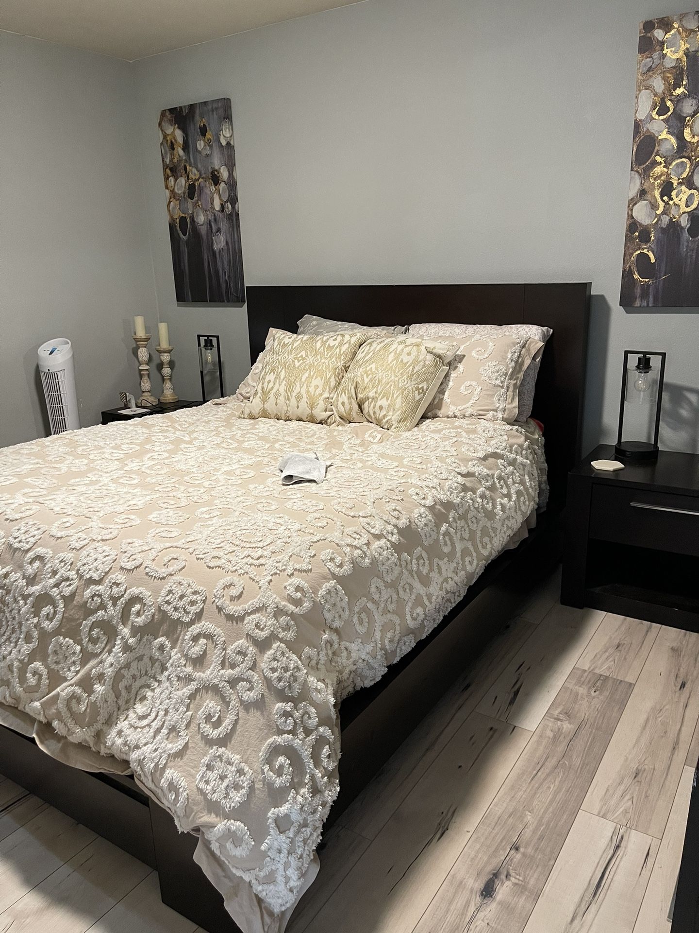 Macys 6 Piece Queen bedroom Set 