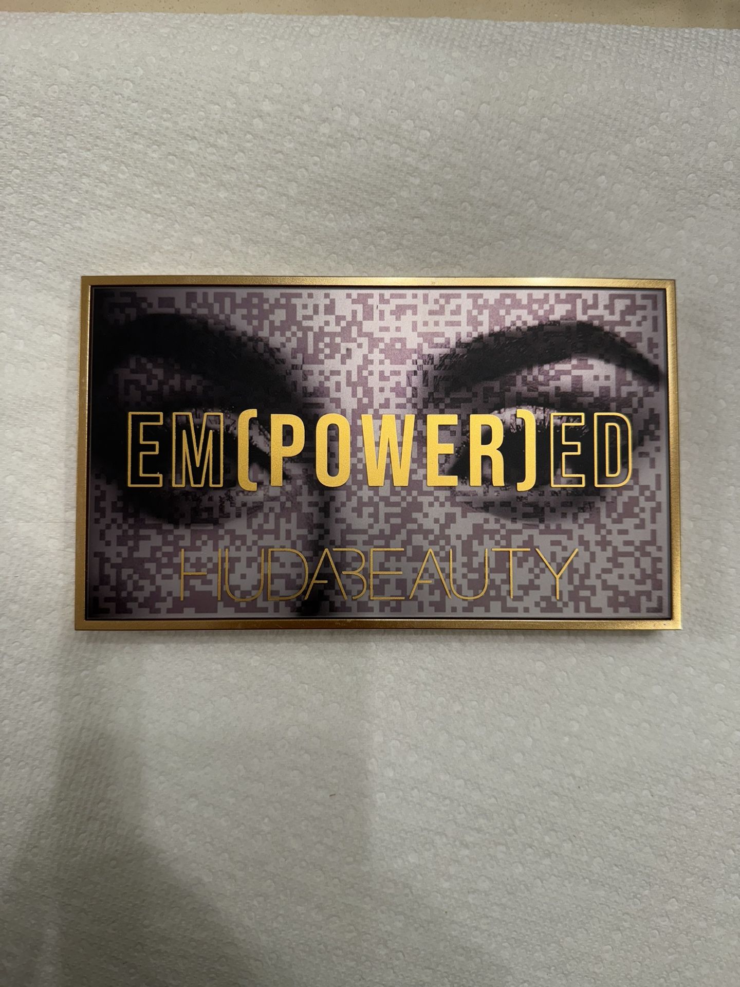 Huda Beauty Empowered Eyeshadow Palette