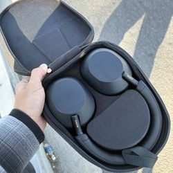 Sony Xm5 Noise Cancellation Headphones