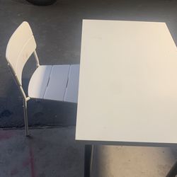  Desk With Chairs