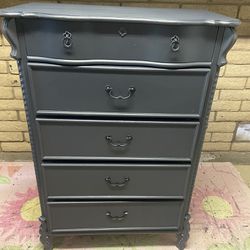 5 Drawer Vintage Look Gray Dresser