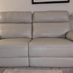 Premium Top-Grain Leather Dual Power Reclining Sofa – Excellent Condition