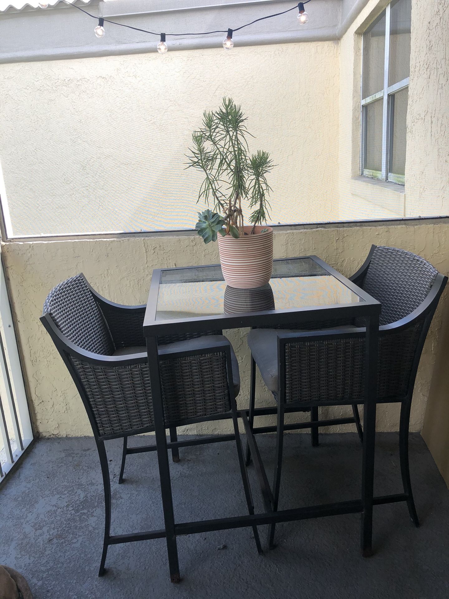 Patio/balcony/backyard table and chairs set