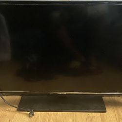 32 Inch Samsung Flat Screen TV