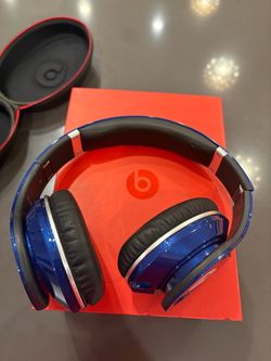 Brand new, never been used, beats studio Dr. Dre