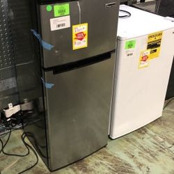 Magic Chef Refrigerator P 2