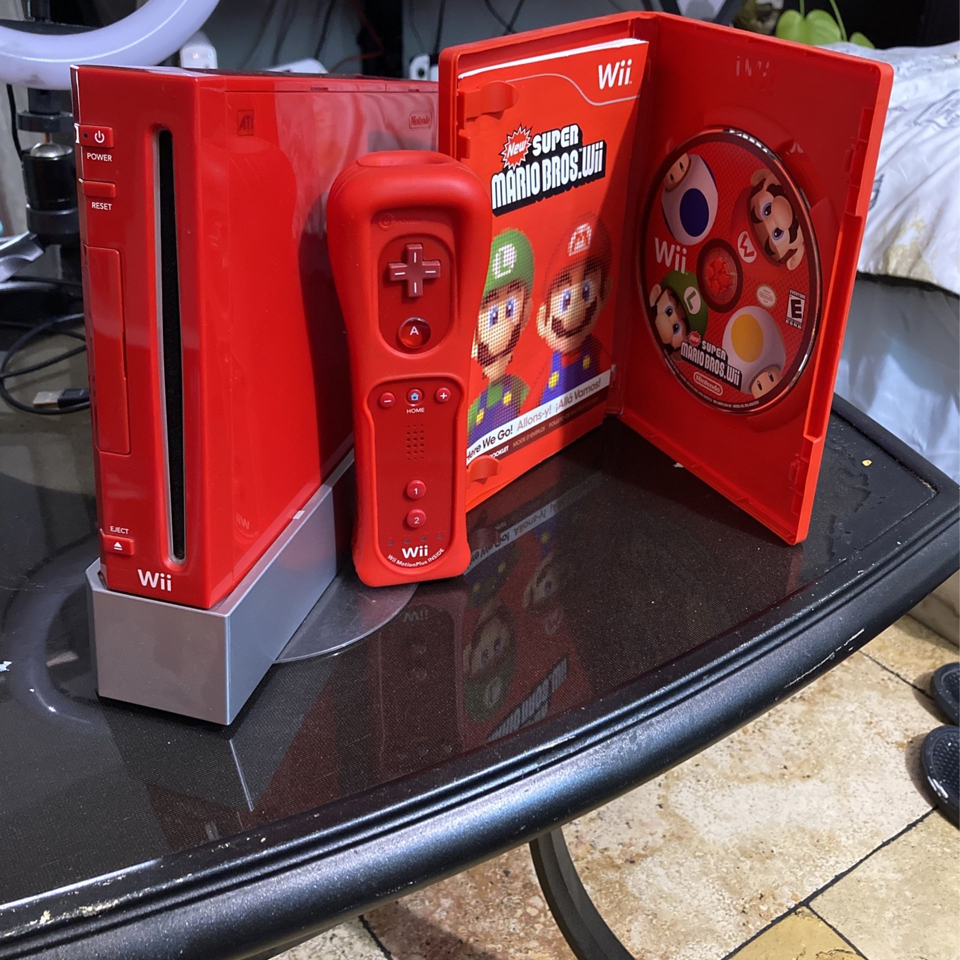 Limited Edition 25th Anniversary New Super Mario Bros Wii Console for Sale in Moreno Valley, CA