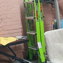 Lil Giant Consuest Fiber Glass Ladder 