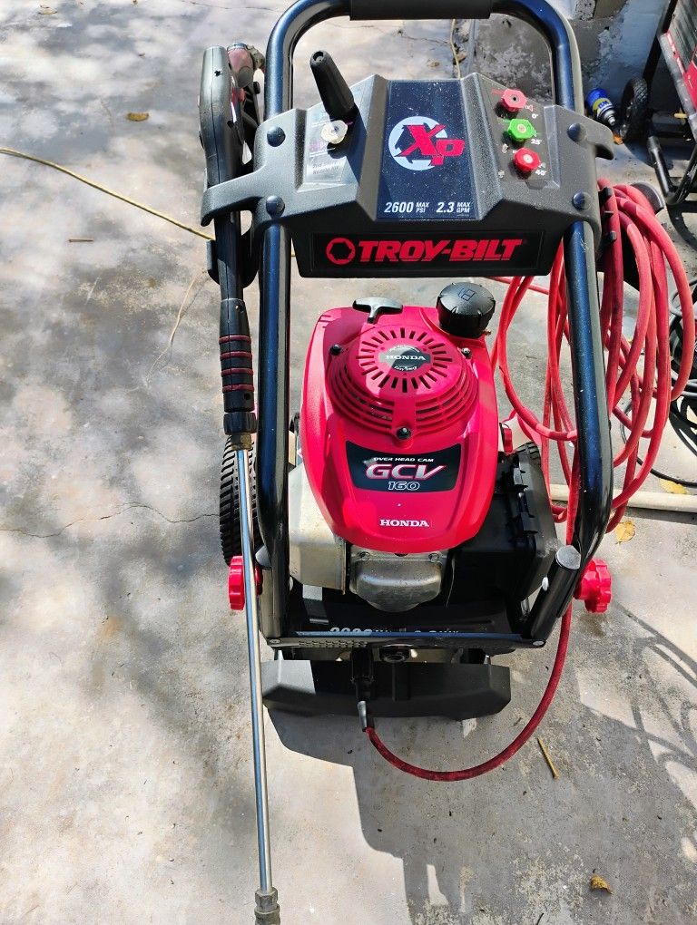 Troy Pressure Washer With A Honda Motor