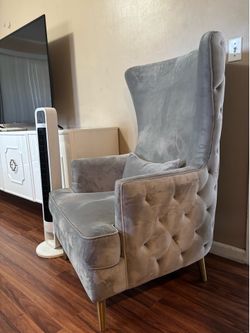2 accent chairs