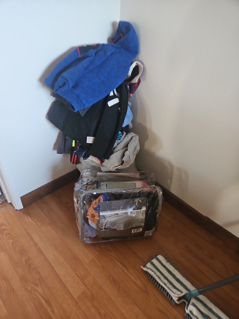 Lots Boy Clothes 5/6