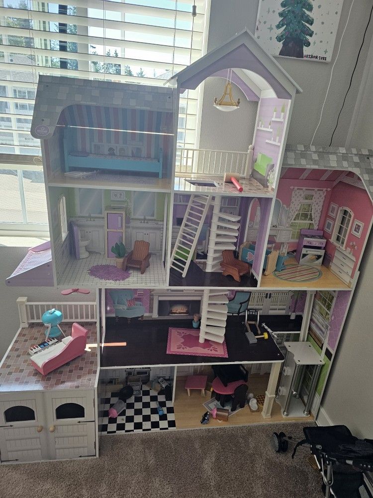 DOLL HOUSE!