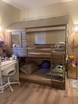 Bunkbeds Tree house