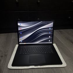 LIKE NEW 13.5” Microsoft Surface Laptop 2020 edition  I7 32gb RAM 1tb SSD 
