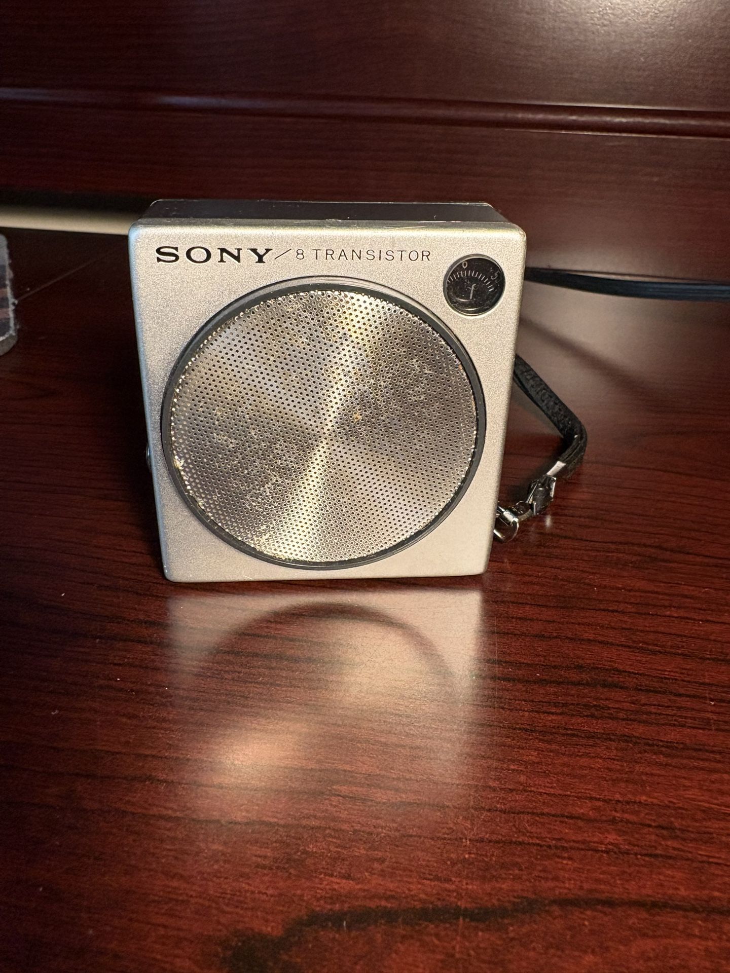 Vintage Sony 8 Transistor Superheterodyne AM Radio 2R-21 WORKING