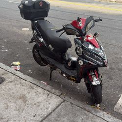 200cc Scooter 
