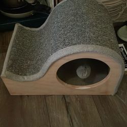 Small Cat Scratcher 