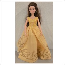 Disney Live-Action Beauty and the Beast Belle Doll – Articulated Elbows (Hasbro B9166)