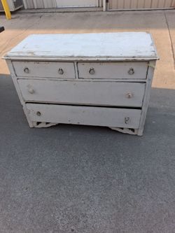 Vintage quaint dresser/storage piece