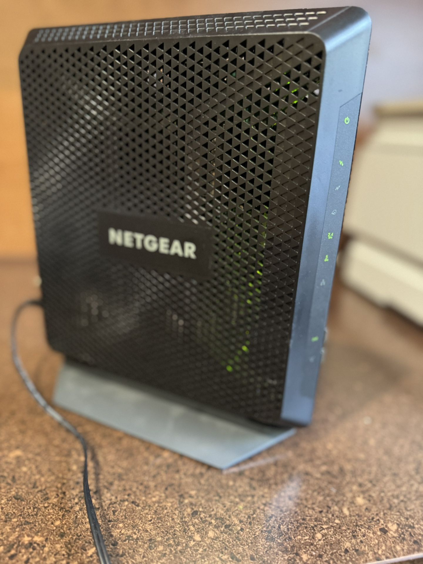Netgear AC1900 WiFi Cable Modem Router (C7000) – Modem + Router Combo