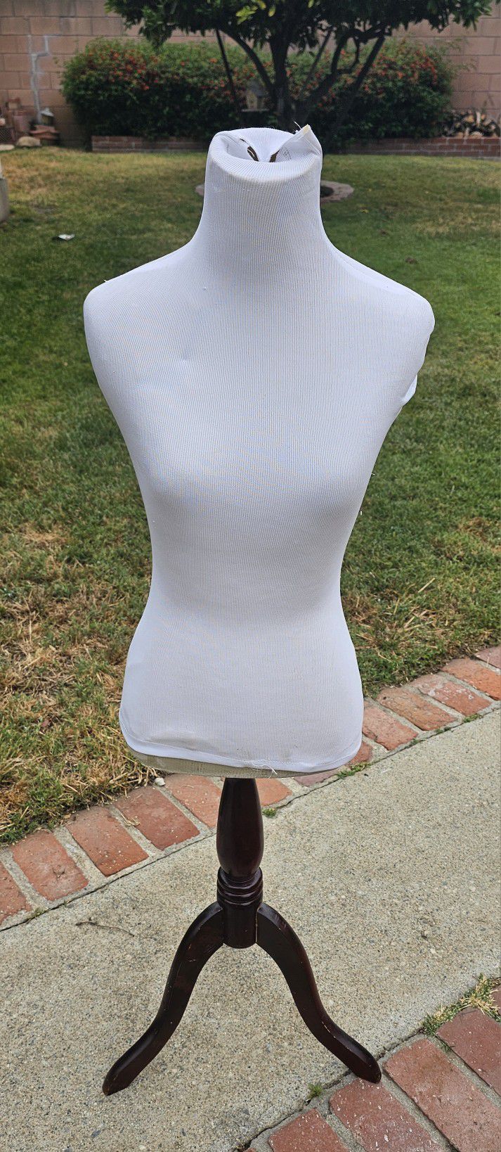 Dress Form - Female Mannequin - Sewing Bust 