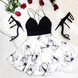 NWOT Untwine It Day Dreamer Floral Dress - Purple, black, and white