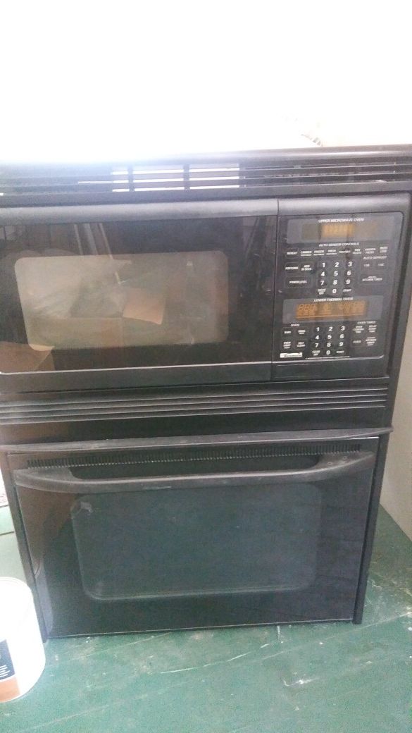 Kenmore upper microwave and lower oven set