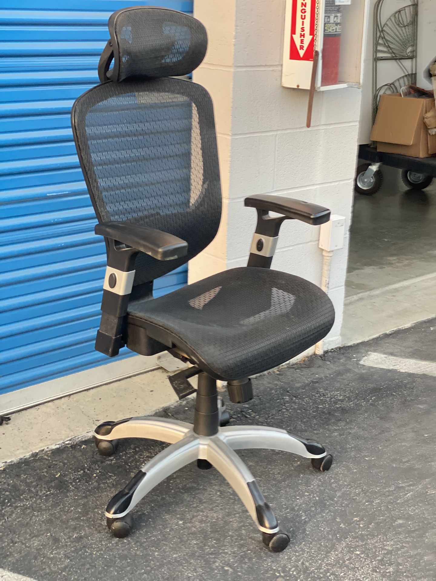 Very Nice Mesh Office Chair Only $100