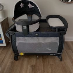 Graco Portable Baby Crib
