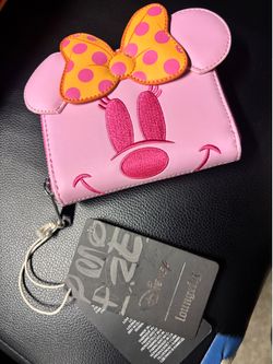 Minnie Mouse loungefly wallet