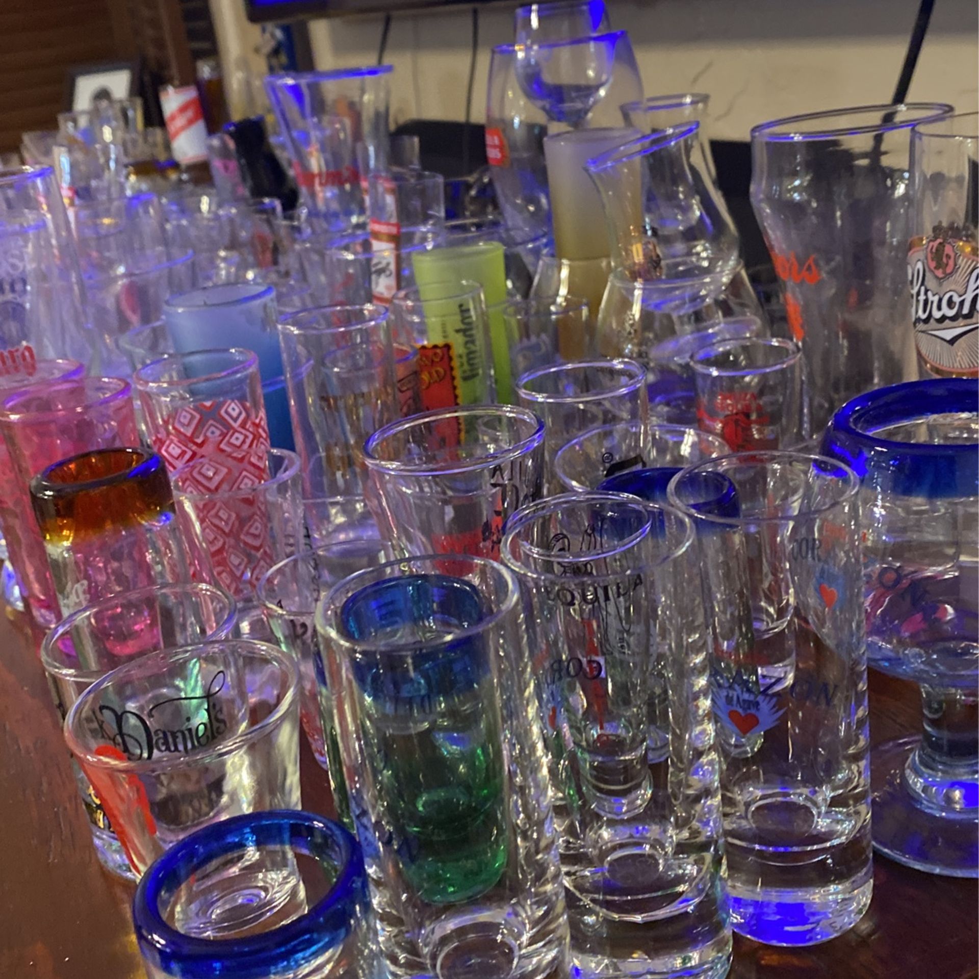 Collection 400 Tequila Shots Glasses .