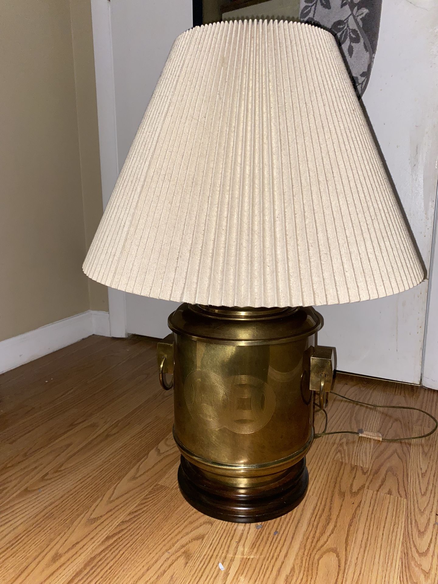 Vintage Frederick Cooper Chinese Style Brass Table Lamp