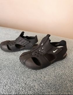 Kids Nike Sandals Size 8C