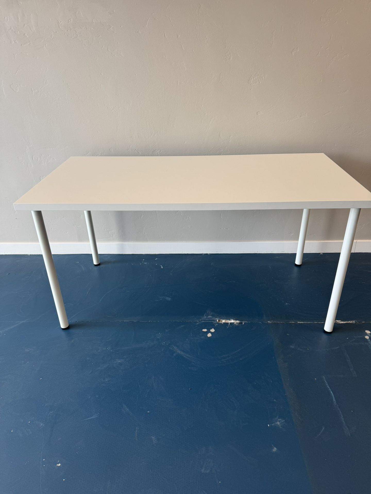 White Desk
