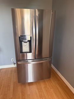 LG Refrigerator, Stainless Steel, French Door, Two Ice Makers