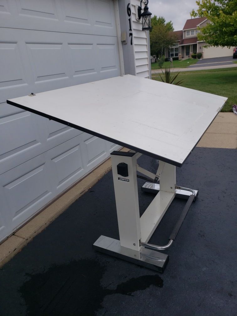 Leonar Neolt Drafting Table Italy (Used) for Sale in Carol Stream, IL ...