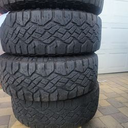 goodyear wrangler duratrac 275/65r18 