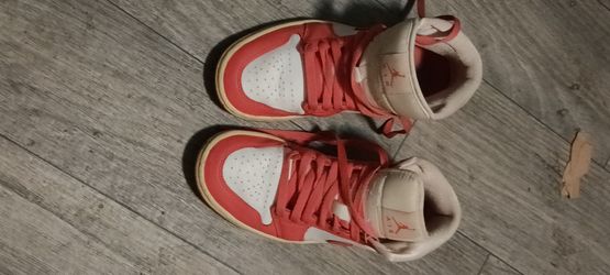 Air Jordan Nike sneakers size 6