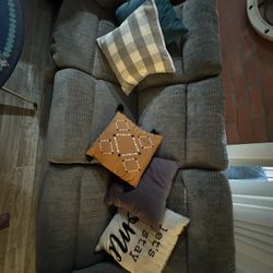 Gray Full Sized Couch Recliner