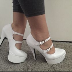White Heels Size 7.5