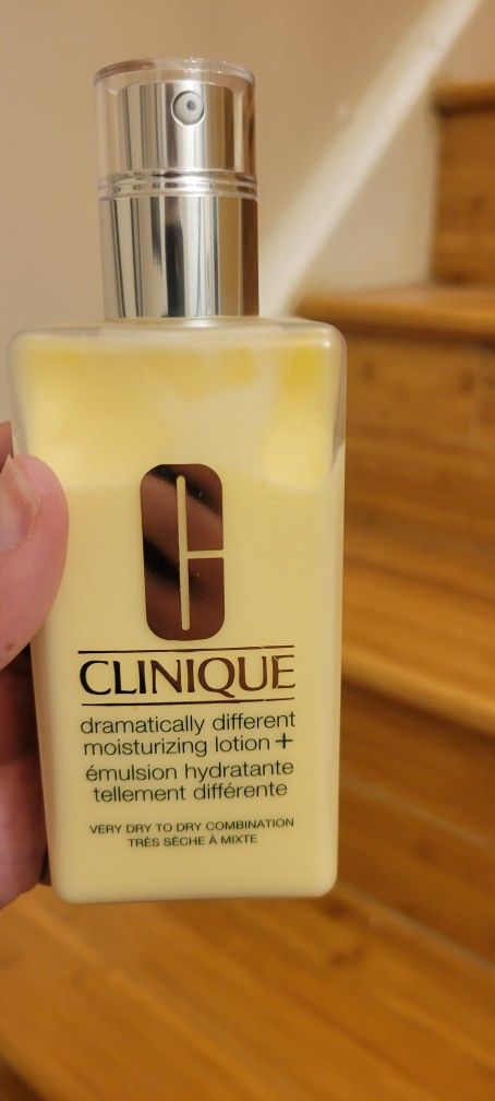 brand new Clinique New Dramatically Different Moisturizing Lotion 8.5oz