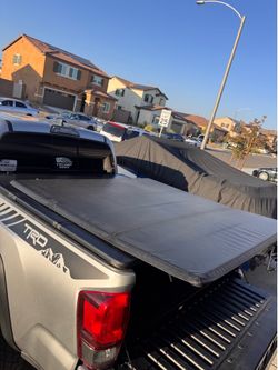 Tacoma bed cover 5ft