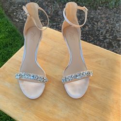 Ladies heels size 9